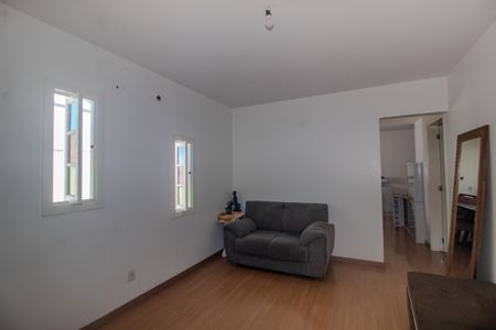 Casa à venda com 300m², 4 quartos e 3 vagas Casa à venda com 300m², 4 quartos e 3 vagasSala