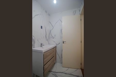 Casa à venda com 300m², 4 quartos e 3 vagas Casa à venda com 300m², 4 quartos e 3 vagasBanheiro