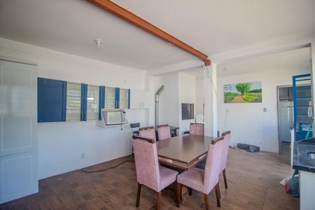 Casa à venda com 300m², 4 quartos e 3 vagas Casa à venda com 300m², 4 quartos e 3 vagasSala casa 2