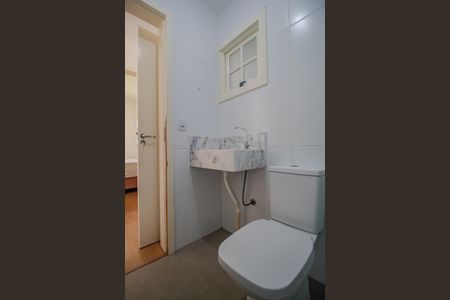 Casa à venda com 300m², 4 quartos e 3 vagas Casa à venda com 300m², 4 quartos e 3 vagasBanheiro 2