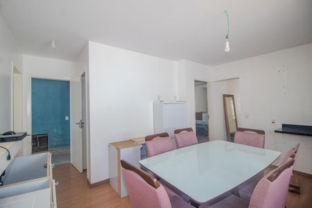 Casa à venda com 300m², 4 quartos e 3 vagas Casa à venda com 300m², 4 quartos e 3 vagasCozinha