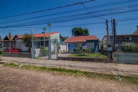 Casa à venda com 300m², 4 quartos e 3 vagas Casa à venda com 300m², 4 quartos e 3 vagasFachada