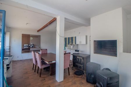 Casa à venda com 300m², 4 quartos e 3 vagas Casa à venda com 300m², 4 quartos e 3 vagasSala casa 2