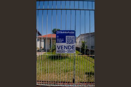Casa à venda com 300m², 4 quartos e 3 vagas Casa à venda com 300m², 4 quartos e 3 vagasPlaca