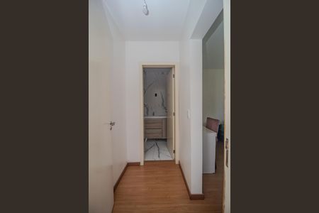 Casa à venda com 300m², 4 quartos e 3 vagas Casa à venda com 300m², 4 quartos e 3 vagasCorredor