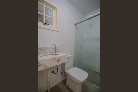 Casa à venda com 300m², 4 quartos e 3 vagas Casa à venda com 300m², 4 quartos e 3 vagasBanheiro 2