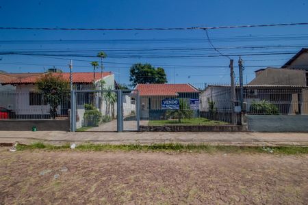 Casa à venda com 300m², 4 quartos e 3 vagas Casa à venda com 300m², 4 quartos e 3 vagasFachada