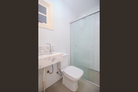 Casa à venda com 300m², 4 quartos e 3 vagas Casa à venda com 300m², 4 quartos e 3 vagasBanheiro 2