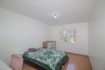 Casa à venda com 300m², 4 quartos e 3 vagas Casa à venda com 300m², 4 quartos e 3 vagasQuarto