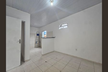 sala de casa para alugar com 2 quartos, 43m² em Imbuí, Salvador