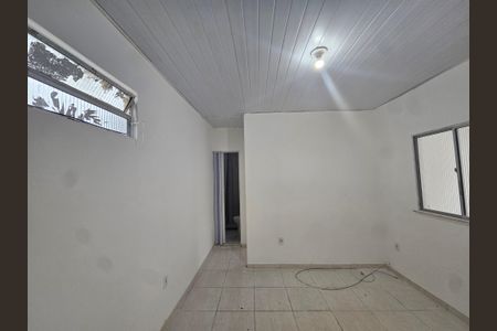 sala de casa para alugar com 2 quartos, 43m² em Imbuí, Salvador