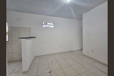 Casa para alugar com 43m², 2 quartos e sem vagasala