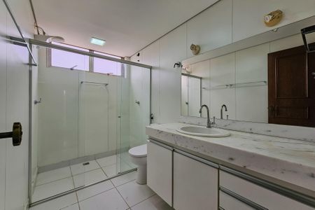 Apartamento à venda com 180m², 4 quartos e 2 vagasBanheiro da Suíte