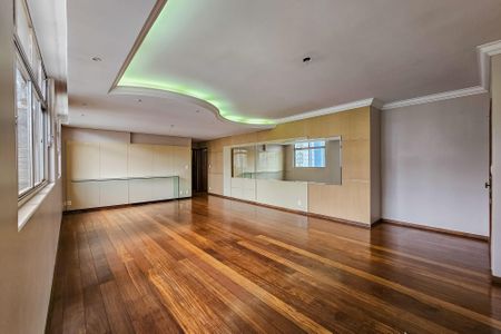 Apartamento à venda com 180m², 4 quartos e 2 vagasSala