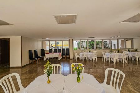 Apartamento à venda com 180m², 4 quartos e 2 vagasÁrea comum - Salão de festas