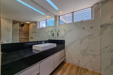 Apartamento à venda com 180m², 4 quartos e 2 vagasBanheiro