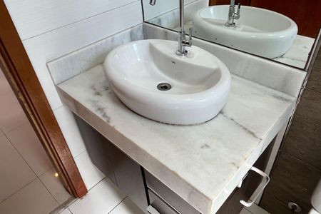 Apartamento para alugar com 61m², 2 quartos e 1 vagaBanheiro