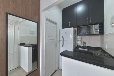 Cozinha de kitnet/studio para alugar com 1 quarto, 14m² em Brooklin, São Paulo