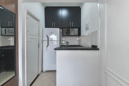 Cozinha de kitnet/studio para alugar com 1 quarto, 14m² em Brooklin, São Paulo