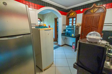 Casa à venda com 780m², 7 quartos e 3 vagas Casa à venda com 780m², 7 quartos e 3 vagascozinha 2