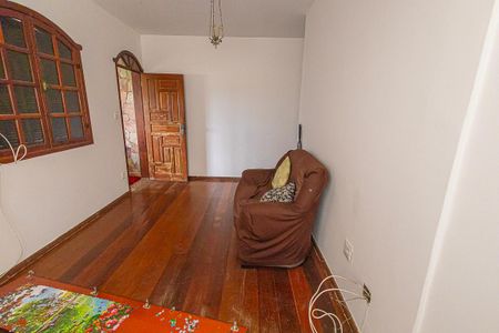 Casa à venda com 780m², 7 quartos e 3 vagas Casa à venda com 780m², 7 quartos e 3 vagassala / 2º andar