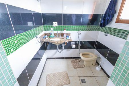 Casa à venda com 780m², 7 quartos e 3 vagas Casa à venda com 780m², 7 quartos e 3 vagassuite