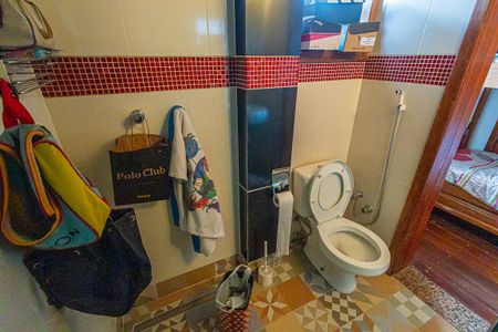 Casa à venda com 780m², 7 quartos e 3 vagas Casa à venda com 780m², 7 quartos e 3 vagassuite