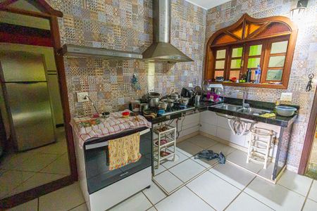Casa à venda com 780m², 7 quartos e 3 vagas Casa à venda com 780m², 7 quartos e 3 vagascozinha