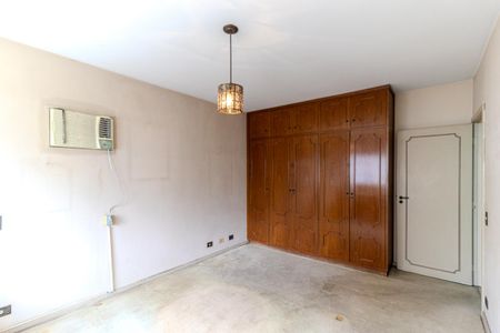 Apartamento à venda com 313m², 4 quartos e 2 vagas Apartamento à venda com 313m², 4 quartos e 2 vagasQuarto 3