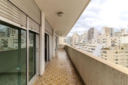 Apartamento à venda com 313m², 4 quartos e 2 vagas Apartamento à venda com 313m², 4 quartos e 2 vagasVaranda