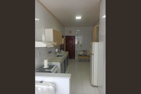 Cozinha de apartamento para alugar com 3 quartos, 90m² em Irajá, Rio de Janeiro