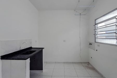 Cozinha de casa de condomínio para alugar com 1 quarto, 25m² em Cambuci, São Paulo