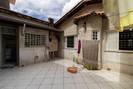 Casa para alugar com 302m², 3 quartos e 4 vagasQuintal