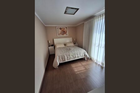 Casa à venda com 4 quartos, 195m² em Vila Constança, São Paulo