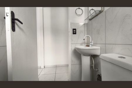 Banheiro de apartamento para alugar com 1 quarto, 25m² em Cambuci, São Paulo