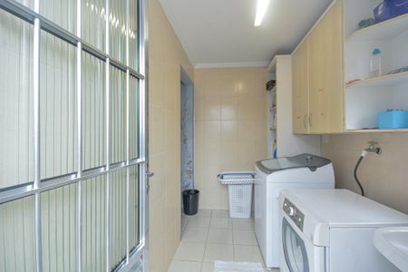 Casa à venda com 168m², 3 quartos e 2 vagas