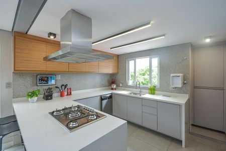 Casa à venda com 168m², 3 quartos e 2 vagas