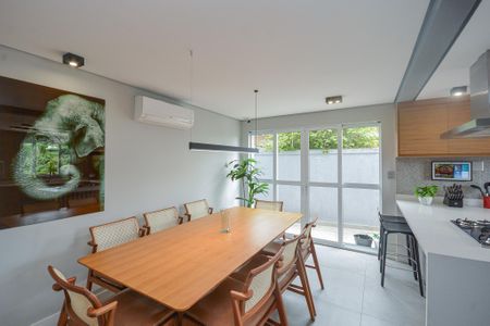 Casa à venda com 168m², 3 quartos e 2 vagas