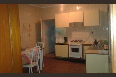 Casa à venda com 106m², 6 quartos e 3 vagas