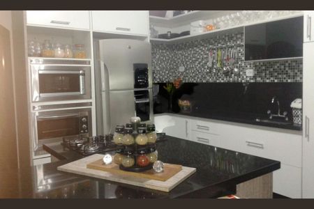 Casa à venda com 106m², 6 quartos e 3 vagas