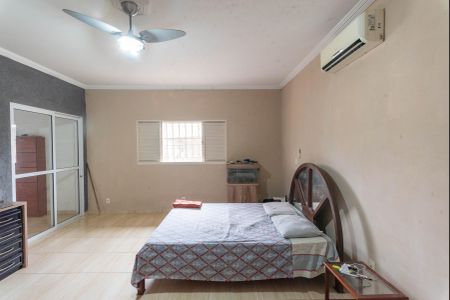 Casa para alugar com 200m², 3 quartos e 20 vagasSuíte