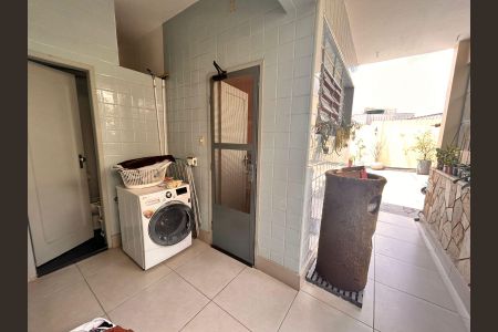 Casa para alugar com 322m², 5 quartos e 4 vagasÁrea de serviço