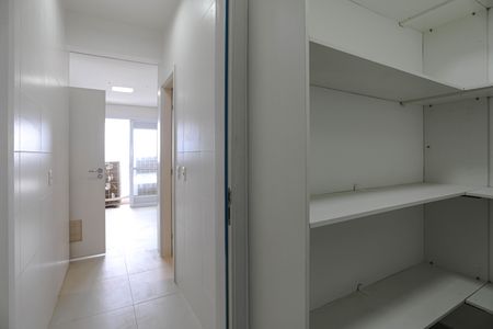 Apartamento para alugar com 242m², 3 quartos e 3 vagasDispensa