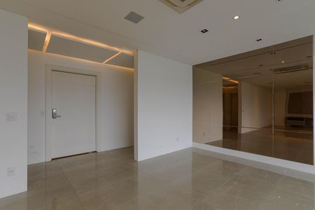 Apartamento para alugar com 242m², 3 quartos e 3 vagasSala