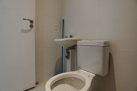 Apartamento para alugar com 242m², 3 quartos e 3 vagasBanheiro de Serviço