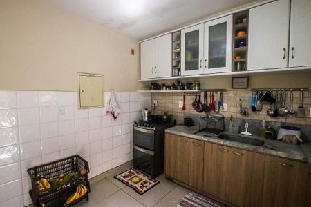 Casa de condomínio para alugar com 470m², 5 quartos e 2 vagasCozinha