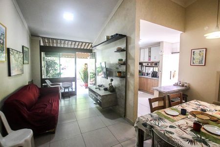 Casa de condomínio para alugar com 470m², 5 quartos e 2 vagasSala