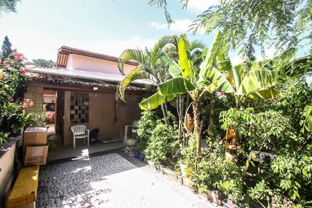 Casa de condomínio para alugar com 470m², 5 quartos e 2 vagasFrente da casa