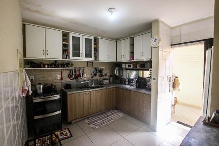 Casa de condomínio para alugar com 470m², 5 quartos e 2 vagasCozinha