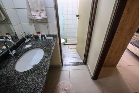Casa de condomínio para alugar com 470m², 5 quartos e 2 vagasBanheiro do Quarto 1
